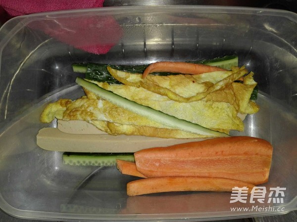 家常紫菜包饭的做法步骤:2