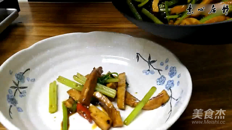 这是一盘不甘心做卤味的香干-庄青山的做法步骤:11
