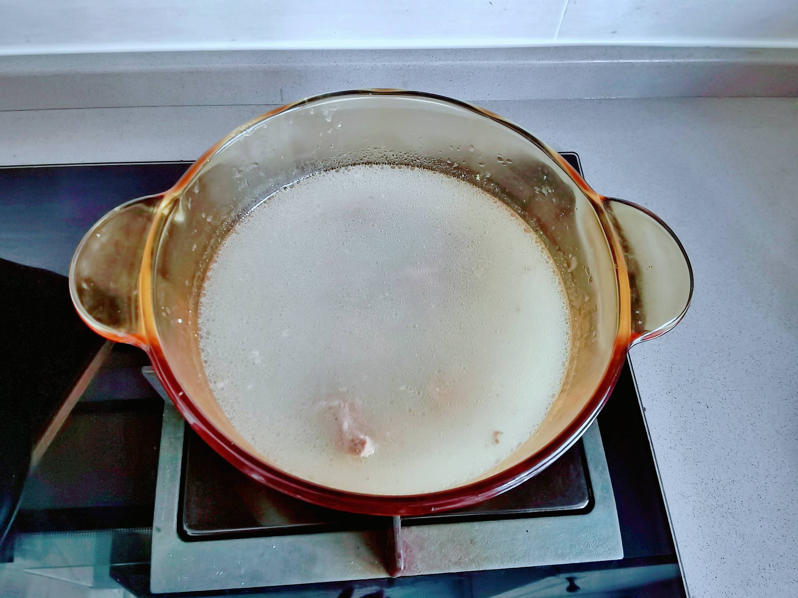 汤鲜味美的豆浆火锅的做法步骤:3