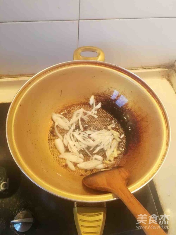 丝瓜炒虾仁的做法步骤:7
