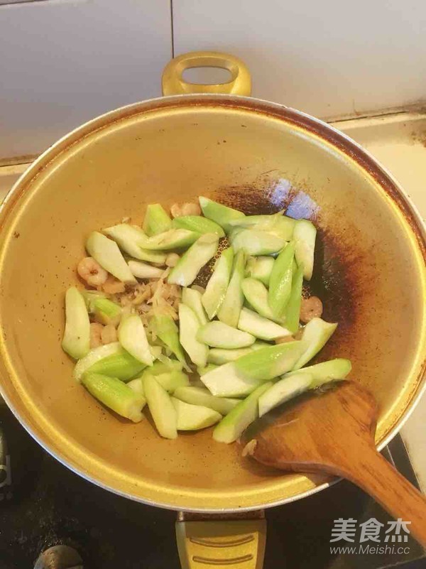 丝瓜炒虾仁的做法步骤:9
