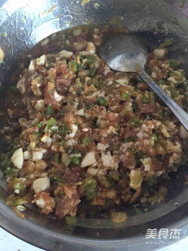 芹菜猪肉馅饺子的做法步骤:4