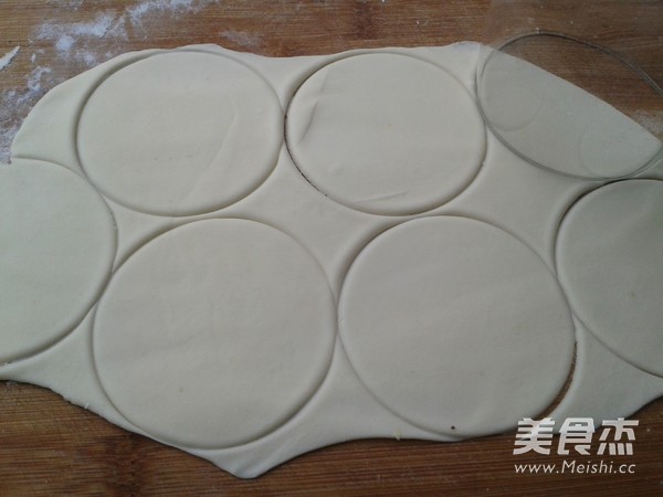 白菜猪肉饺的做法步骤：9