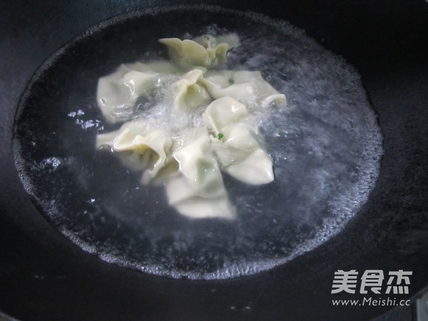 四川红油水饺的做法步骤:11