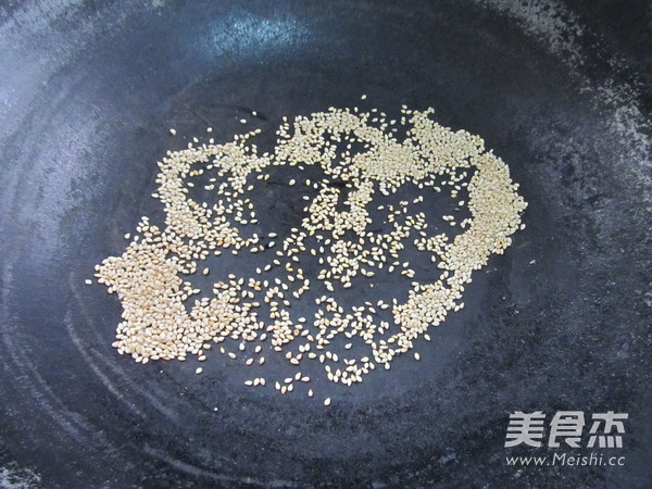 四川糖油果子的做法步骤:2