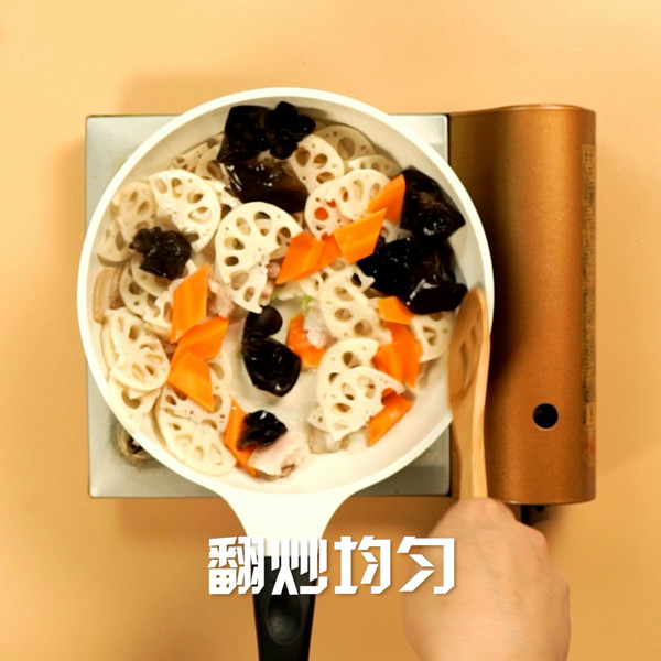 炒藕片的做法步骤：5