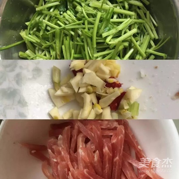 芹菜炒肉丝的做法步骤：1