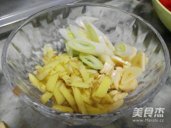 辣椒炒肉的做法步骤:3