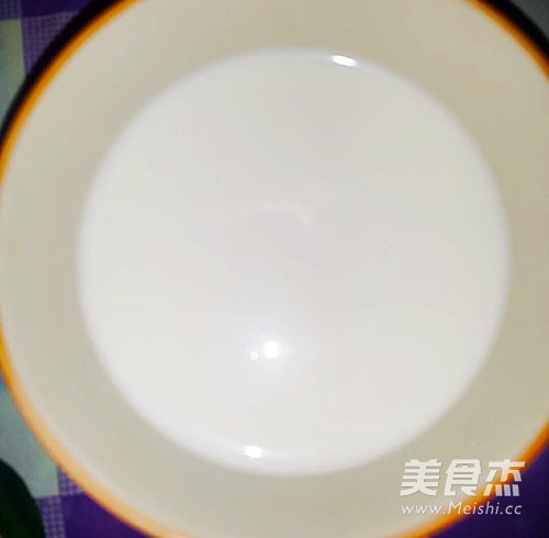 牛奶玉米饼的做法步骤：1