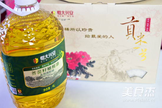 恒大兴安田园蛋炒饭的做法步骤：1