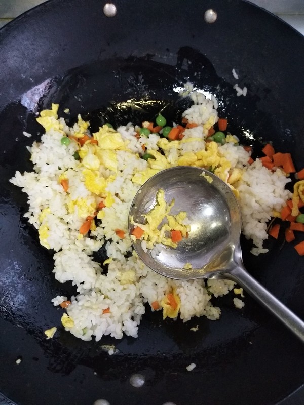 田园什锦炒饭的做法步骤:6