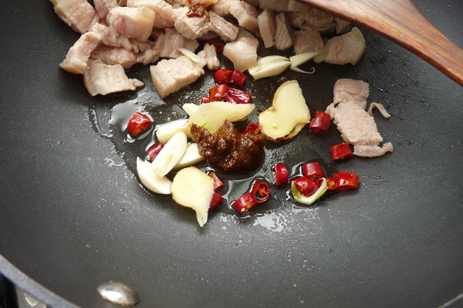白菜回锅肉的做法步骤:6