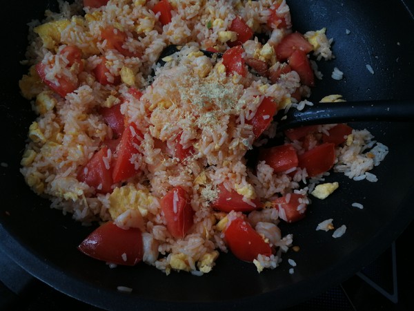 西红柿虾仁蛋炒饭的做法步骤:5