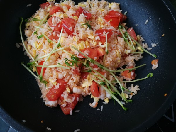 西红柿虾仁蛋炒饭的做法步骤:6