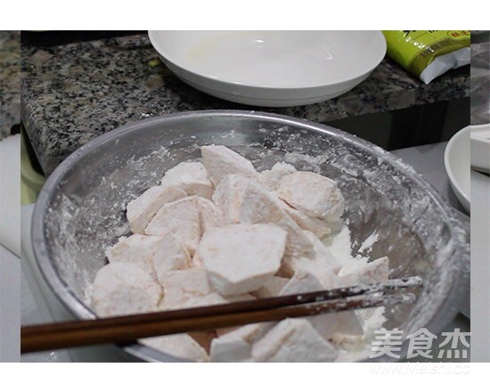 拔丝地瓜的做法步骤：2