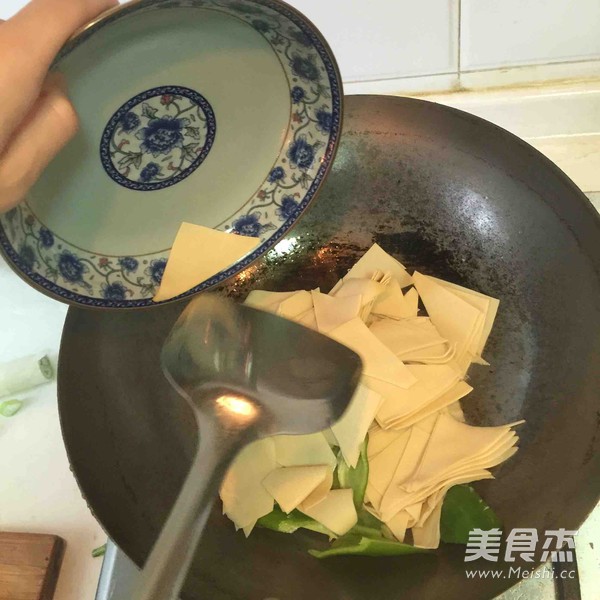 尖椒干豆腐的做法步骤：3