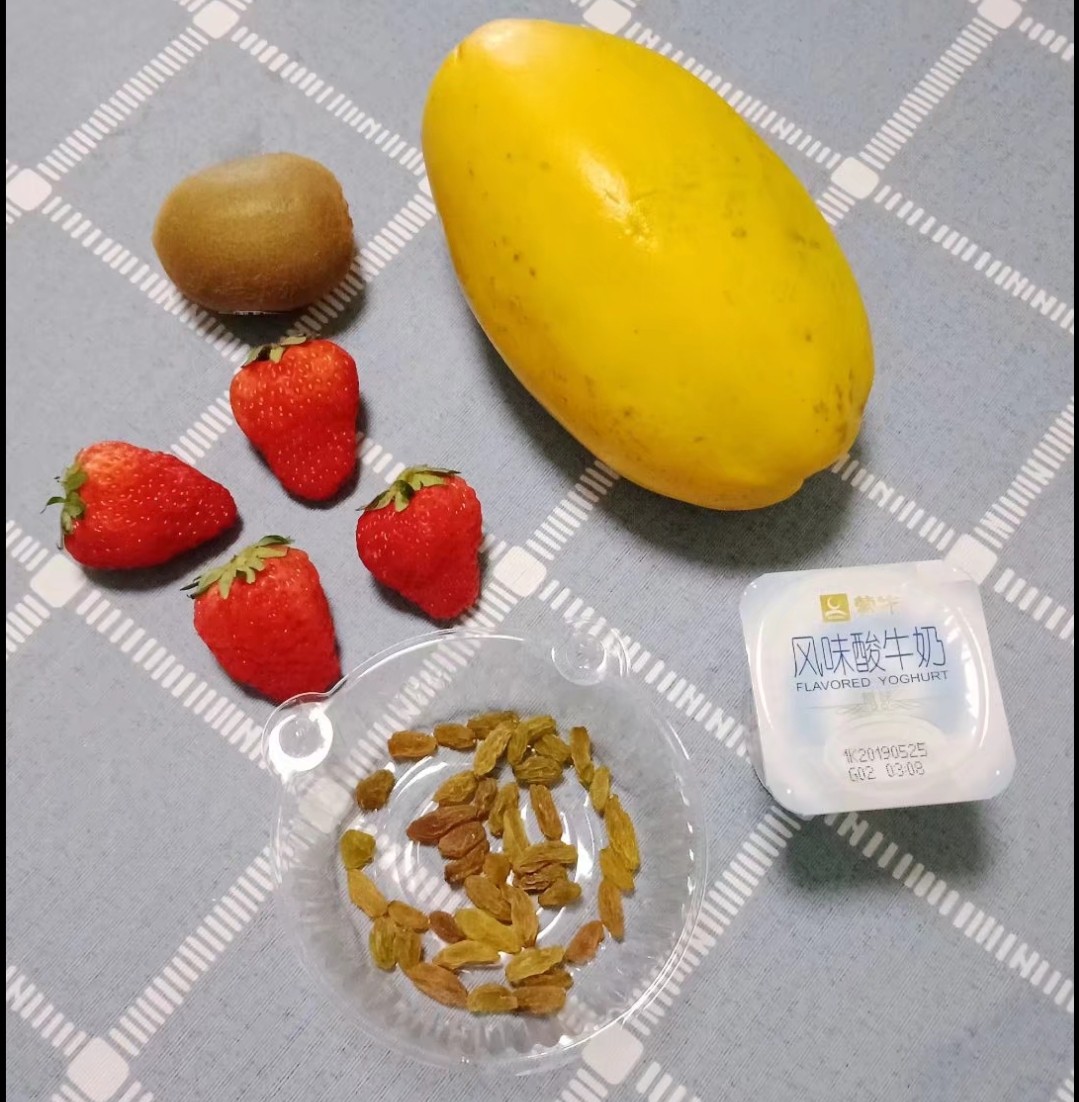 酸奶水果捞的做法步骤：1