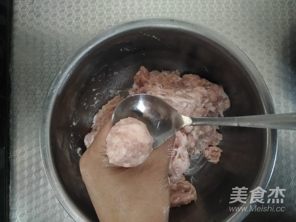 白菜汆丸子的做法步骤：6