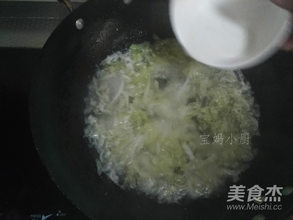 白菜鸡蛋汤的做法步骤：4