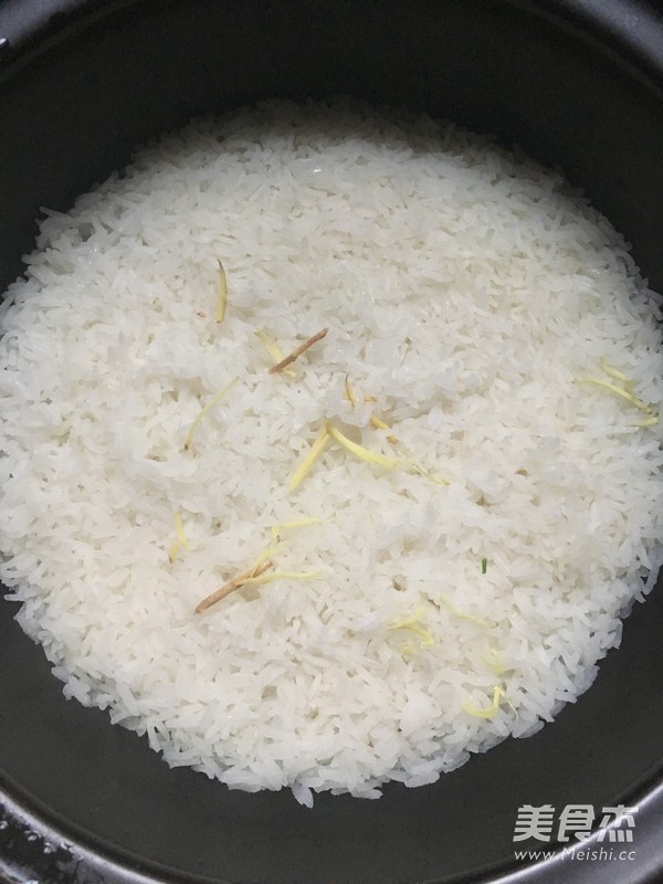 腊味煲仔饭的做法步骤:4