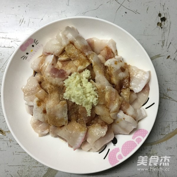 马苏里拉芝士炒饭的做法步骤：1