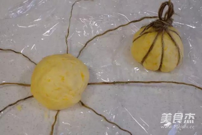 好吃的南瓜面包做法,萌值我给120分的做法步骤:5