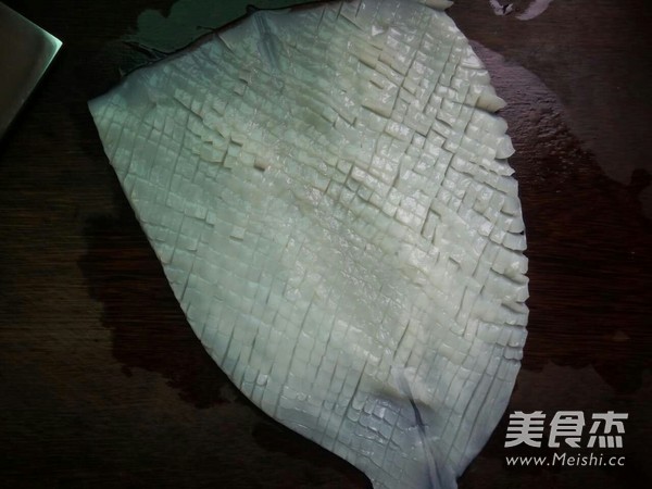 洋葱鱿鱼花的做法步骤:4