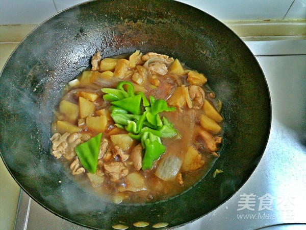 土豆鸡肉炖粉条的做法步骤:11