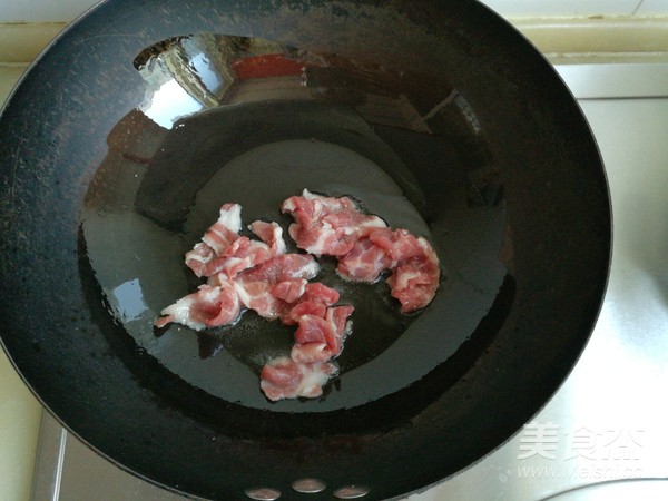 香菇炒肉的做法步骤:2