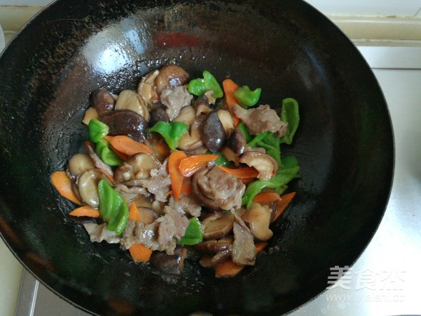 香菇炒肉的做法步骤:7