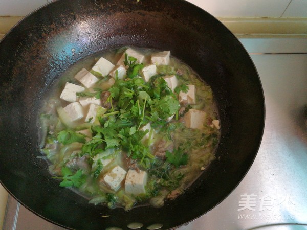 牛肉白菜豆腐汤的做法步骤:9