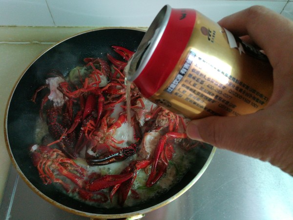 蒜香啤酒小龙虾的做法步骤:6