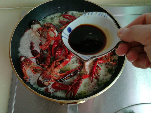 蒜香啤酒小龙虾的做法步骤:9