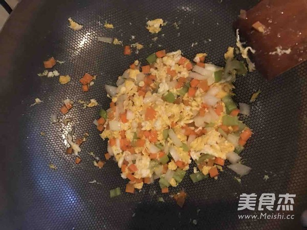 辣白菜金枪鱼炒饭的做法步骤：5