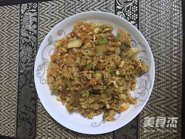 辣白菜金枪鱼炒饭的做法步骤：5