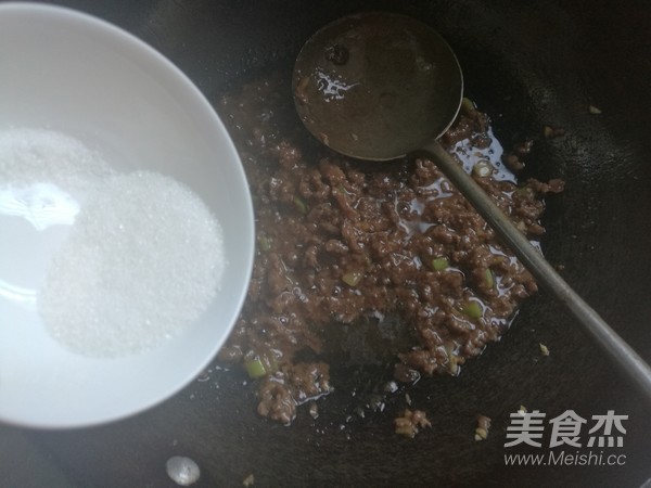 新手也能做出的宴客菜——飘香牛肉豆腐的做法步骤：12