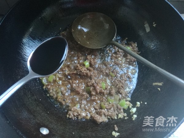 新手也能做出的宴客菜——飘香牛肉豆腐的做法步骤：11