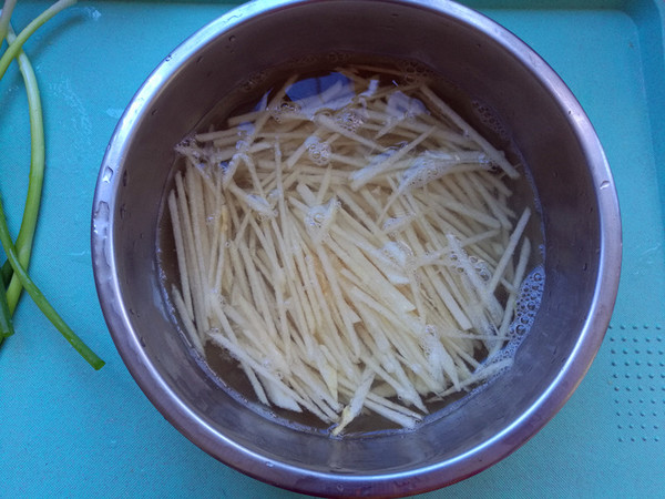 柠香果味拌三丝的做法步骤:2