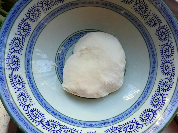 家常烙饼的做法步骤：1