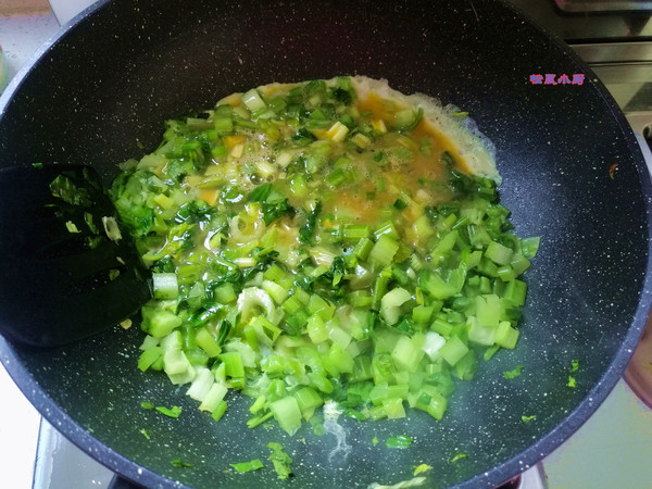 芹菜叶子炒鸡蛋的做法步骤:6