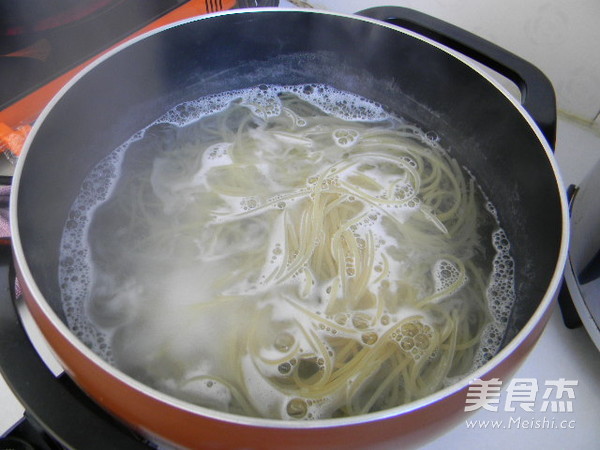 肉丁土豆意面的做法步骤:10