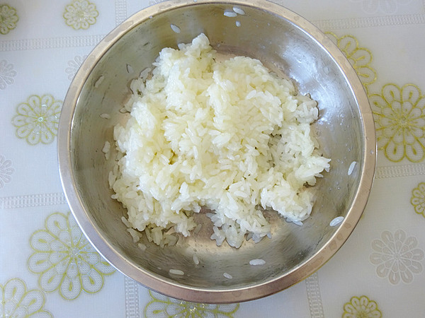 金银蛋炒饭的做法步骤：3