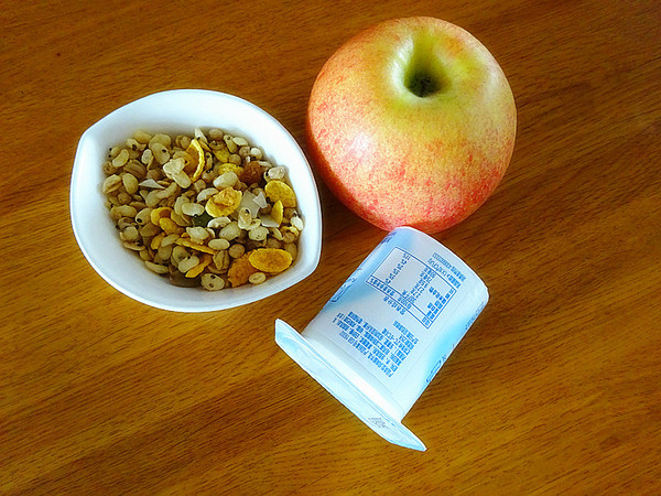 黑麦苹果糯米饼的做法步骤：1