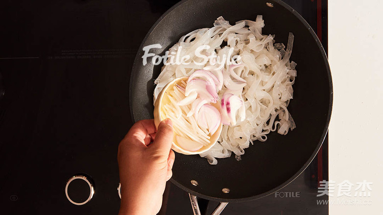 干炒牛河的做法步骤:7