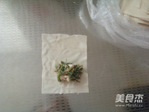 香煎荠菜馄饨的做法步骤：2