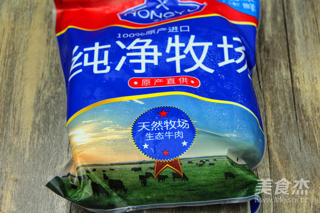 酱烧牛肉的做法步骤：1