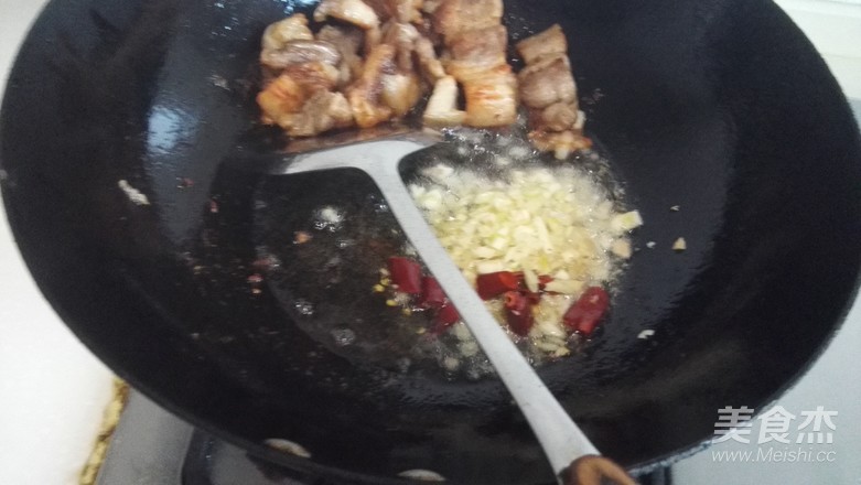 五花肉白菜粉丝的做法步骤:2
