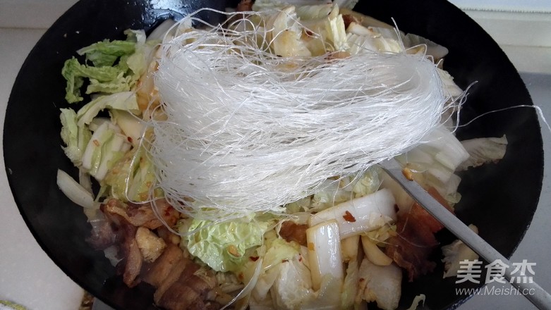 五花肉白菜粉丝的做法步骤:6