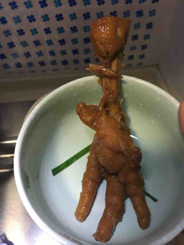 红烧鸡爪的做法步骤：7