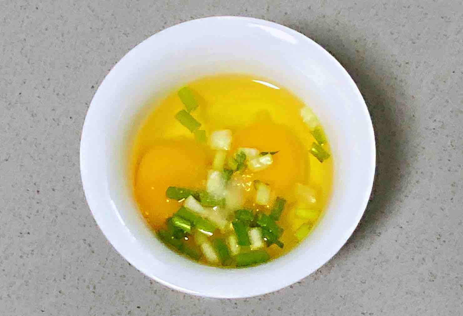 鸡蛋白玉菇焖丝瓜,清淡又鲜香,简单却营养~的做法步骤:4